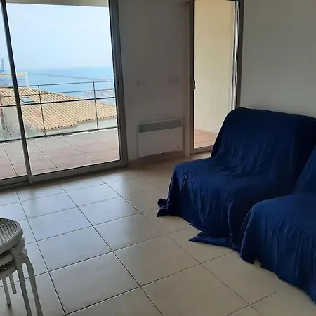 Le Phare Au Cap Saint Clair *